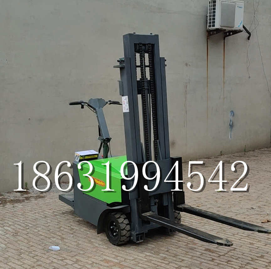 榆社县优程全电动叉车插腿式堆高车液压装卸车1.5吨升高小型站驾式铲车